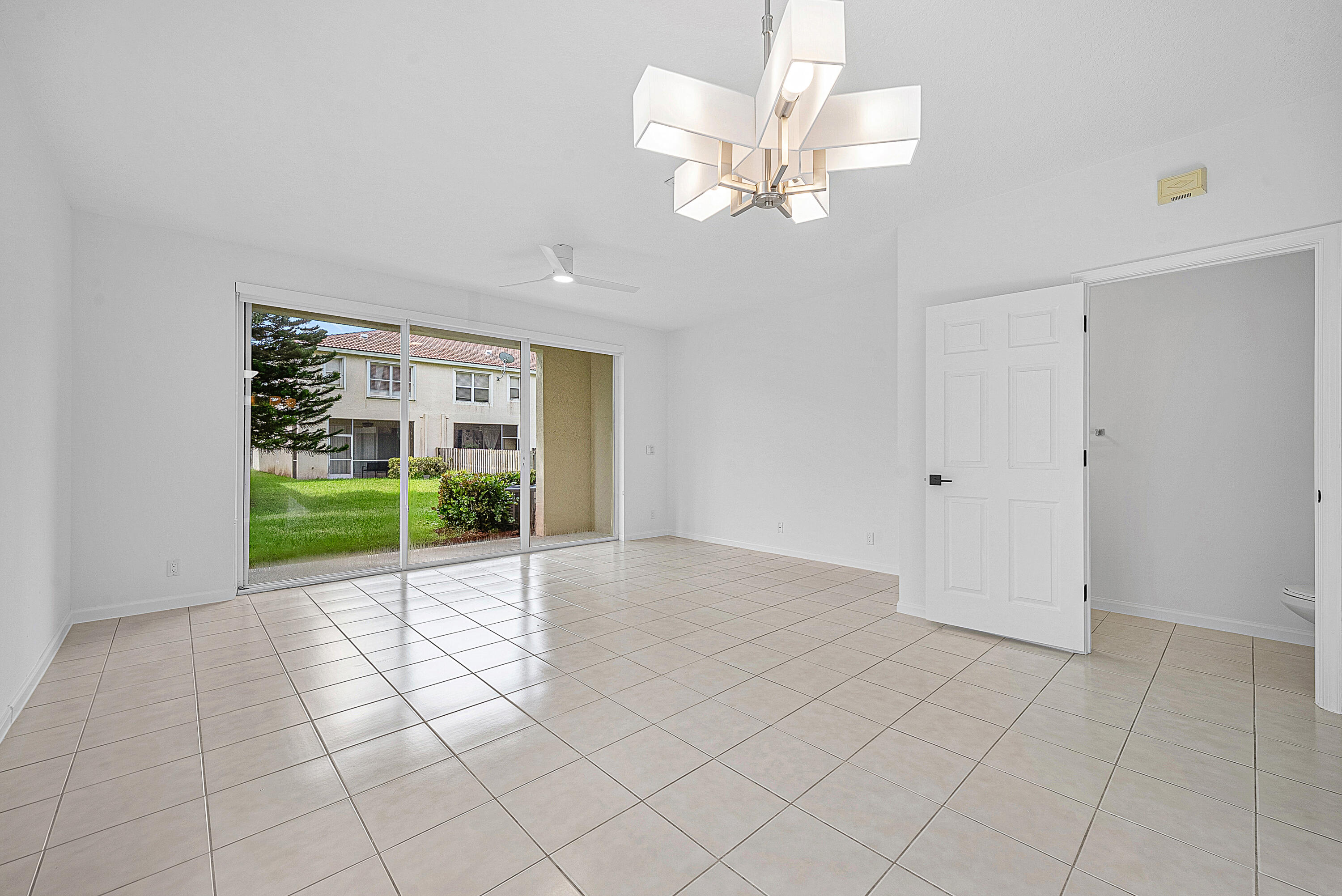 9688 Porta Leona Lane