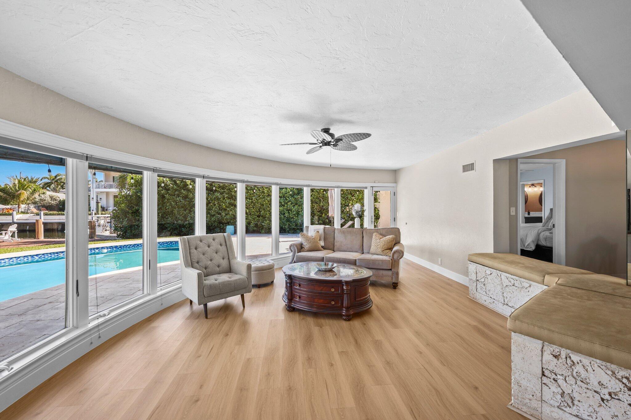 910 Banyan Drive
