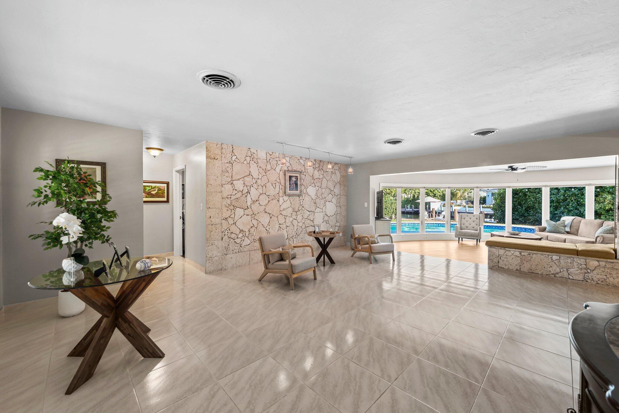 910 Banyan Drive