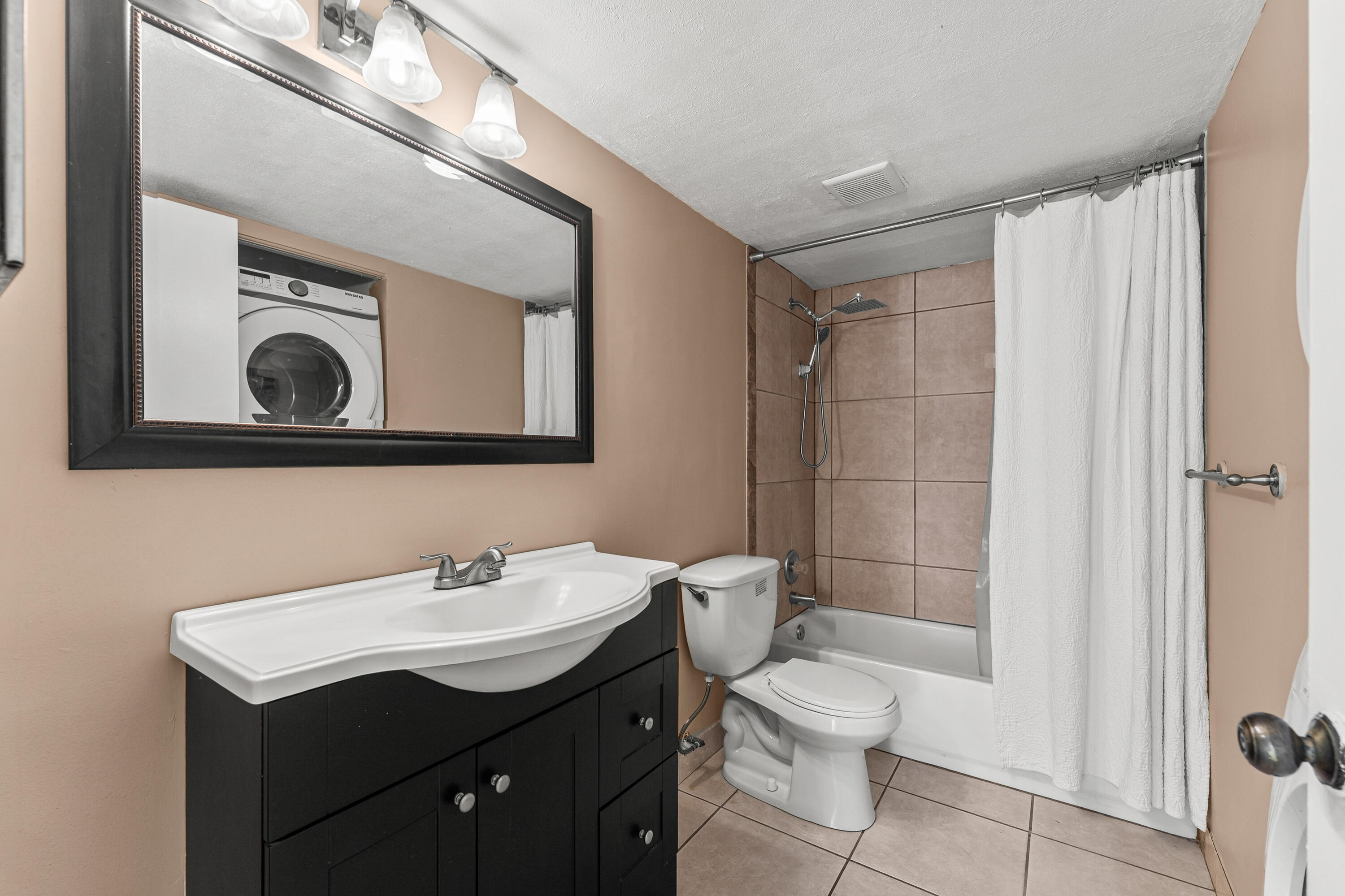 4148 NW 90th Avenue 201