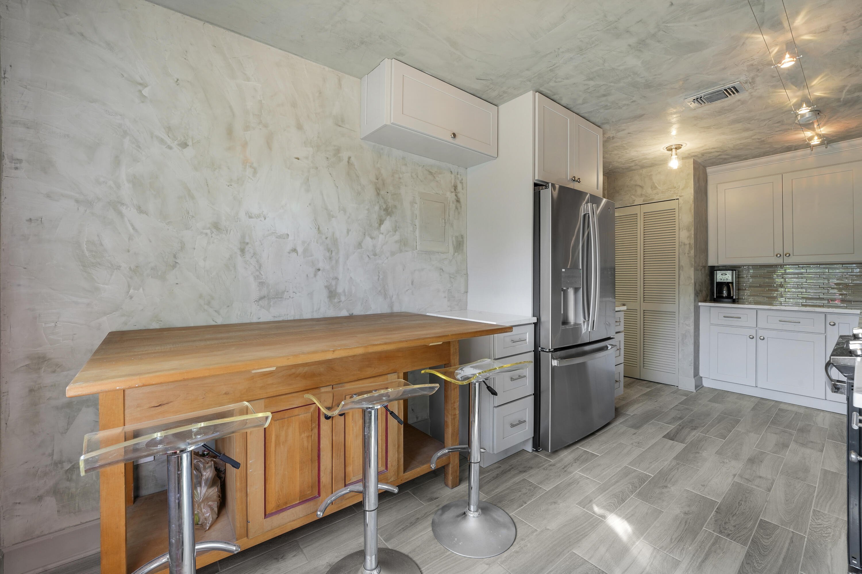 2 SOUTHPORT Lane D