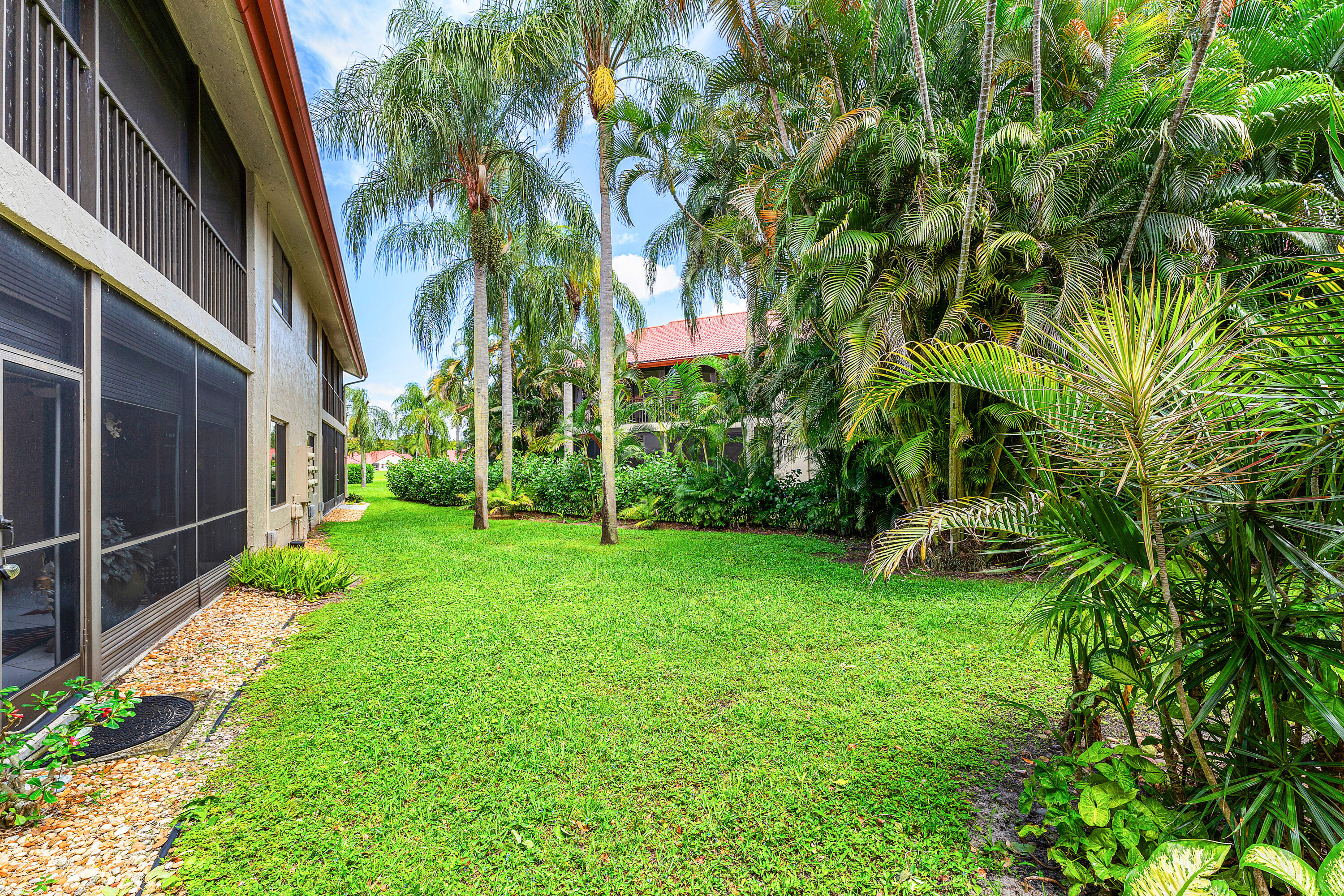 7685 LEXINGTON CLUB Boulevard B