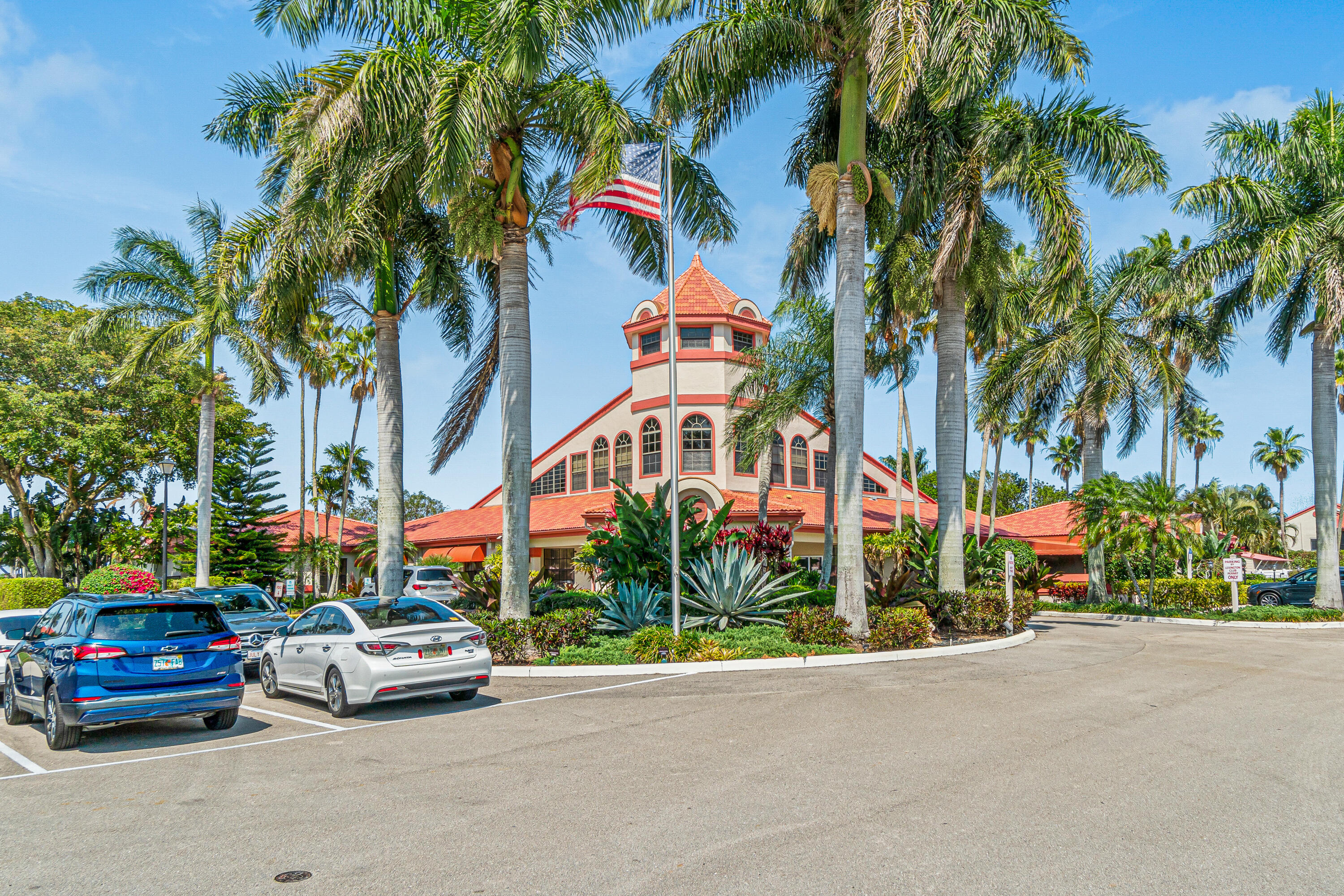 7685 LEXINGTON CLUB Boulevard B