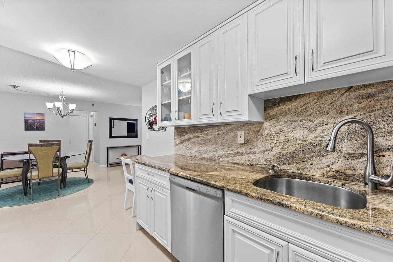 3215 S OCEAN Boulevard 407