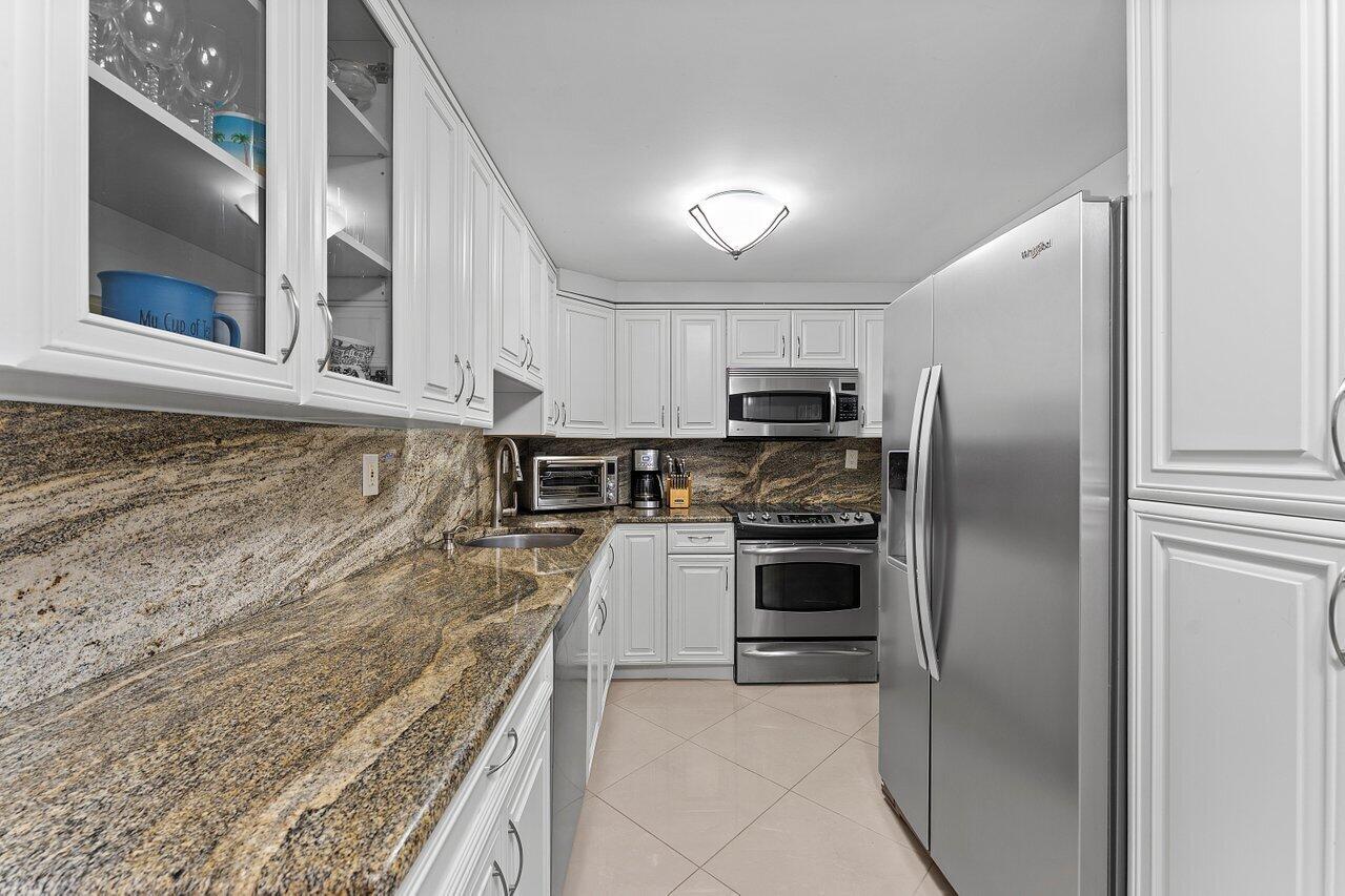 3215 S OCEAN Boulevard 407