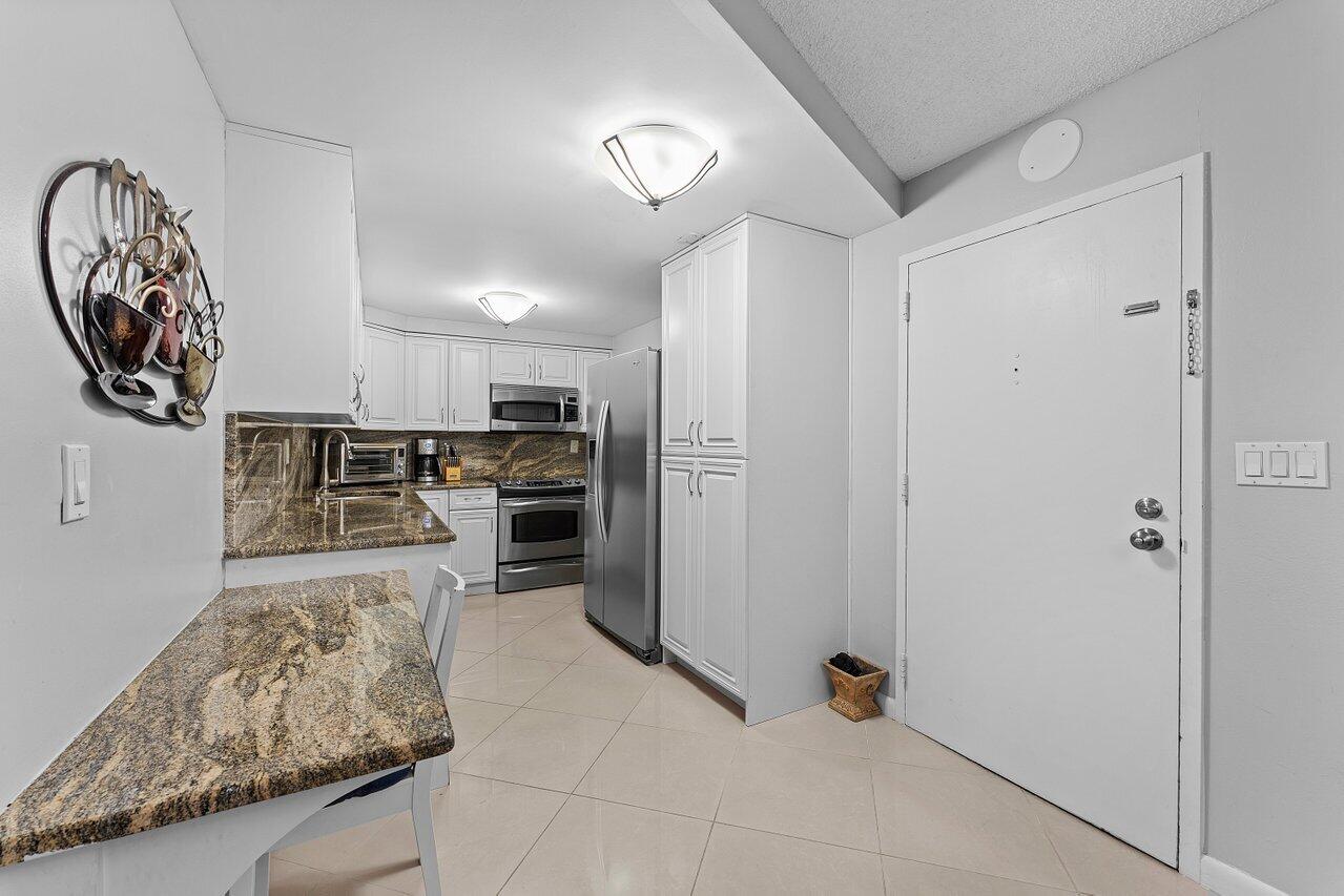 3215 S OCEAN Boulevard 407
