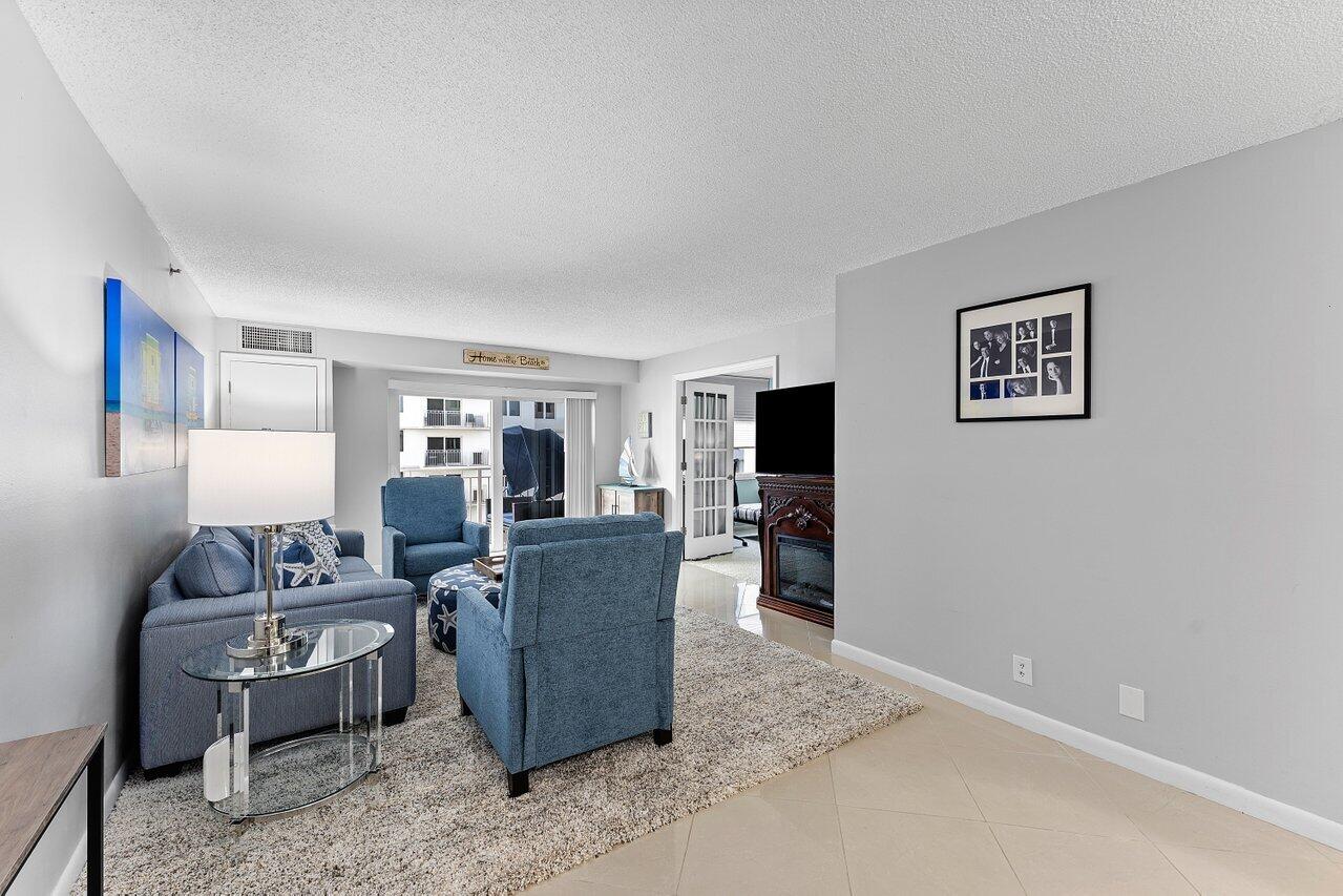 3215 S OCEAN Boulevard 407