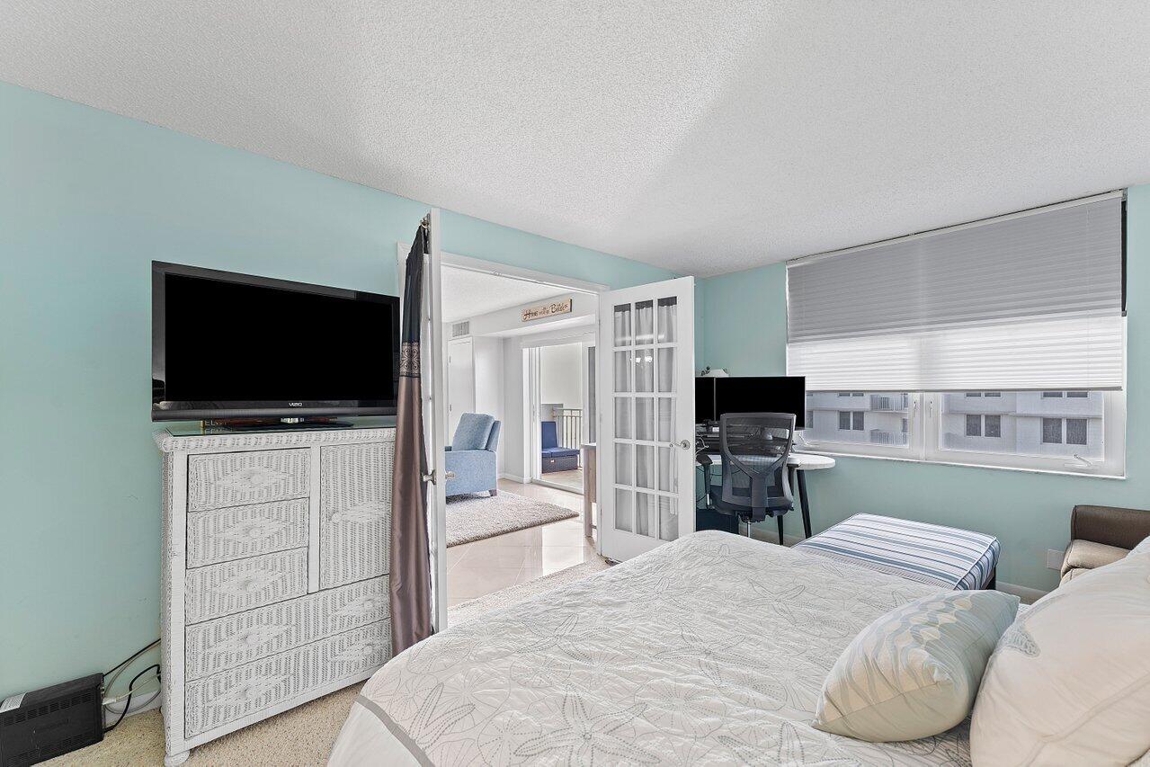3215 S OCEAN Boulevard 407