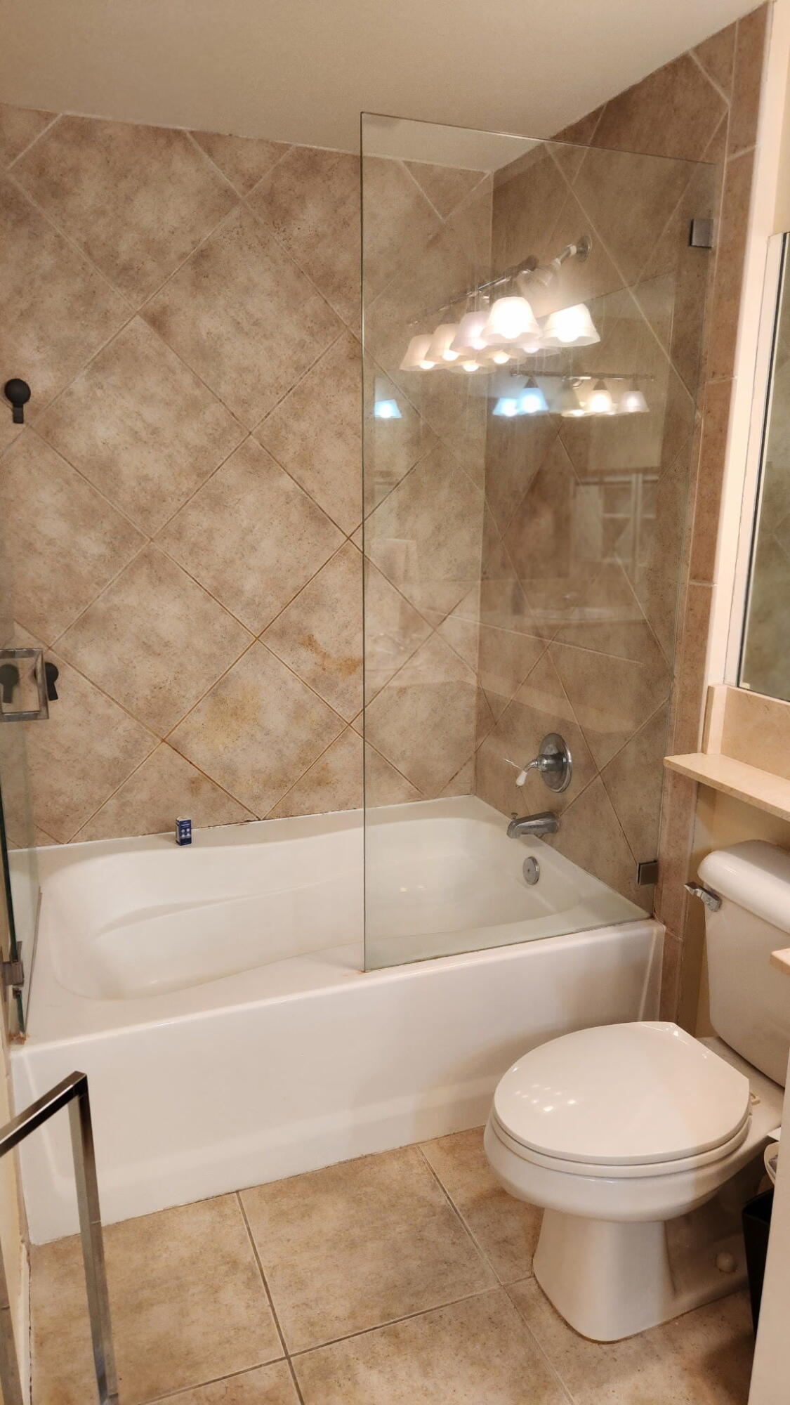 806 E WINDWARD Way 305