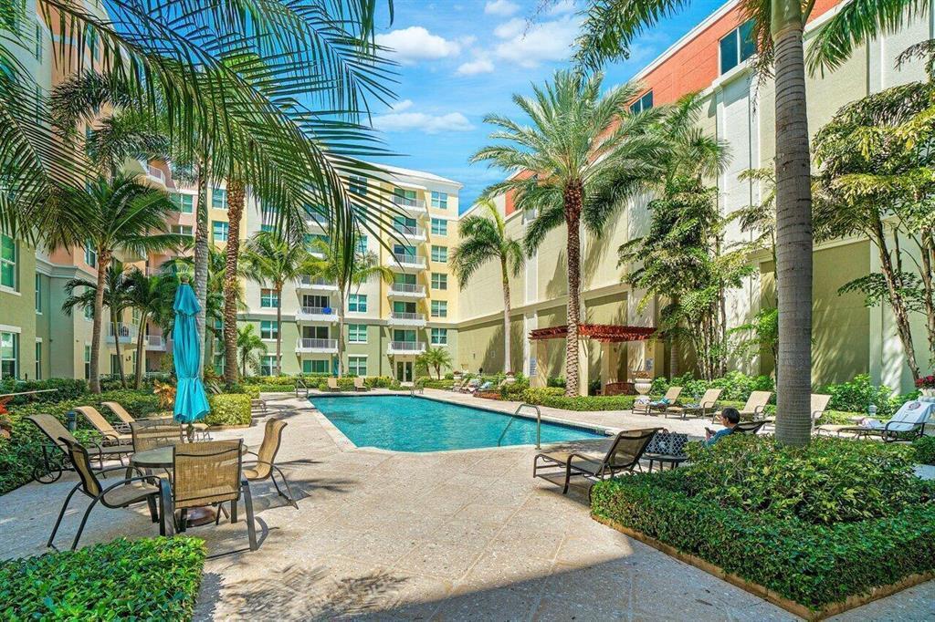 806 E WINDWARD Way 305