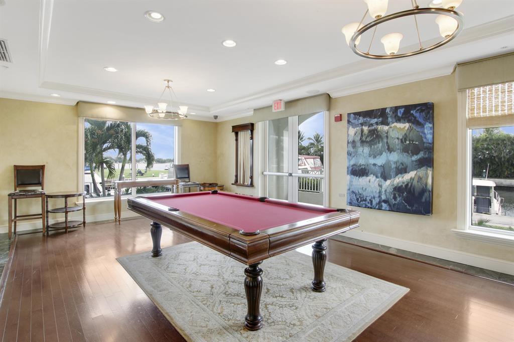 806 E WINDWARD Way 305