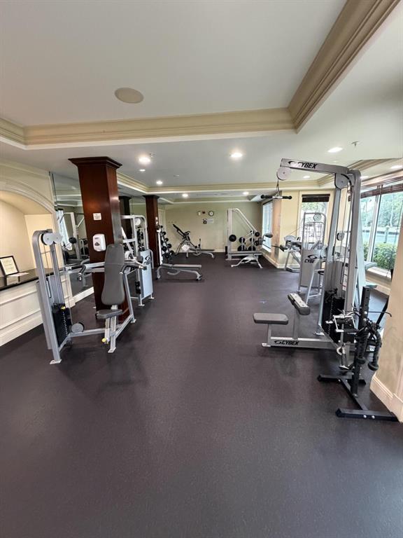 806 E WINDWARD Way 305