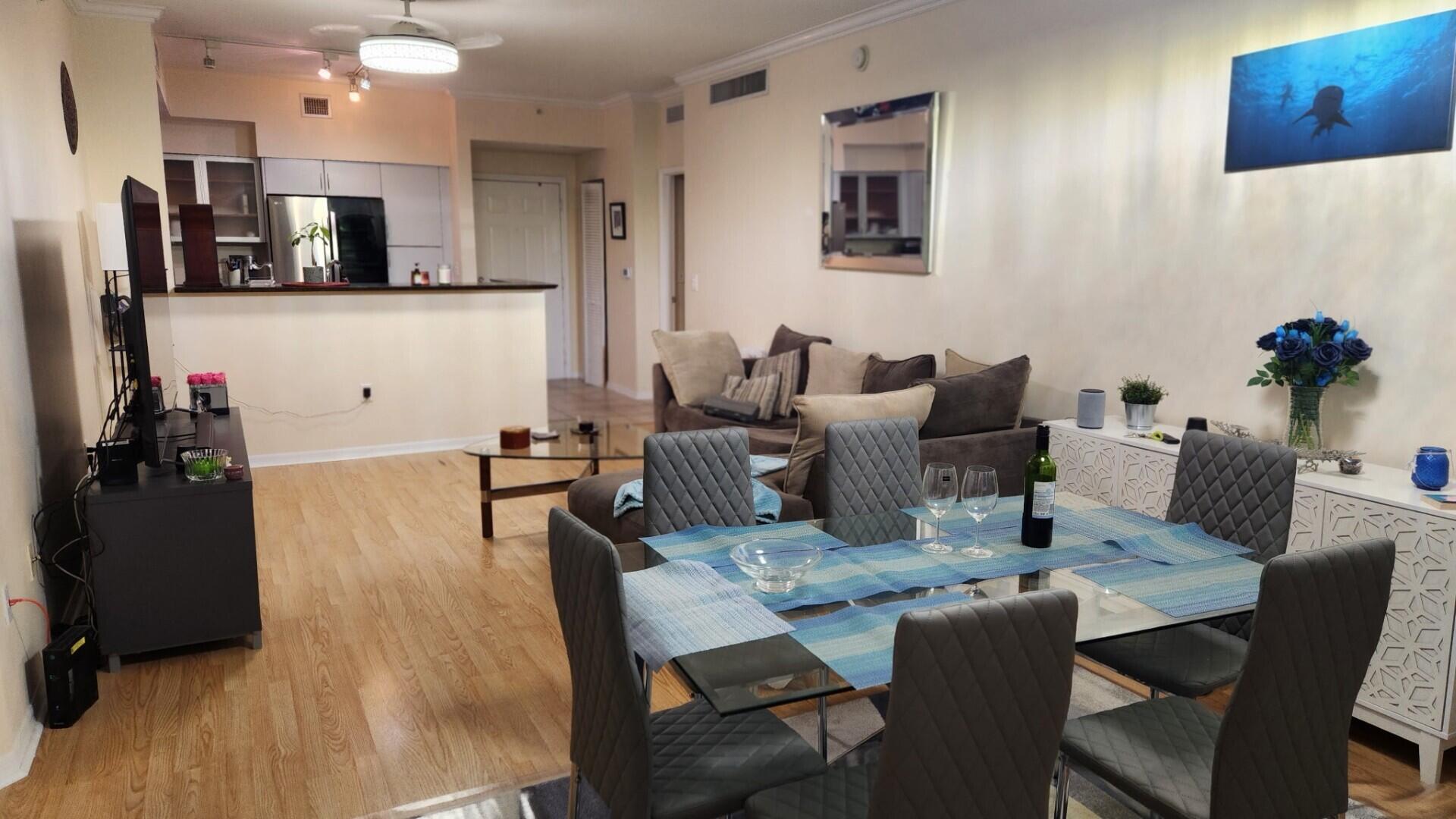 806 E WINDWARD Way 305