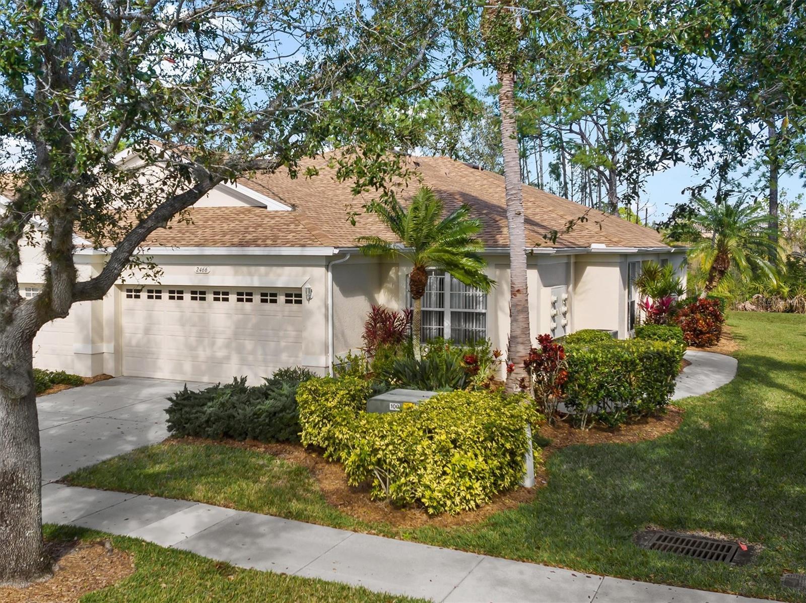 2466 MAGNOLIA CIR