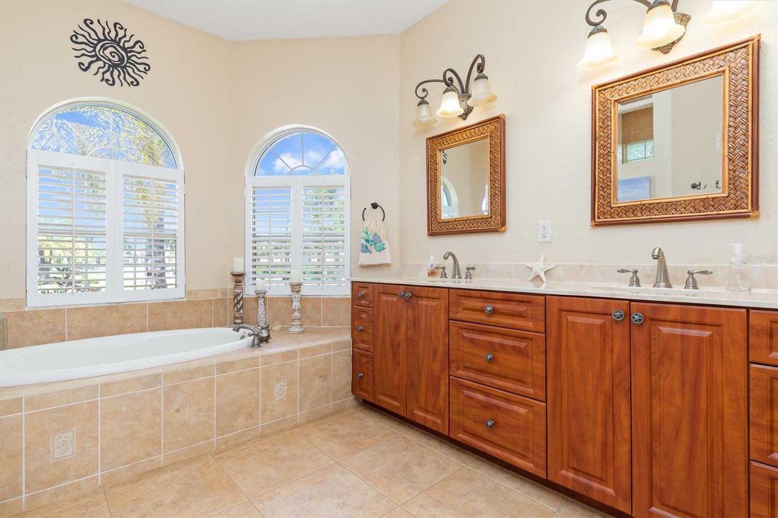 3663 WHIPPOORWILL BLVD