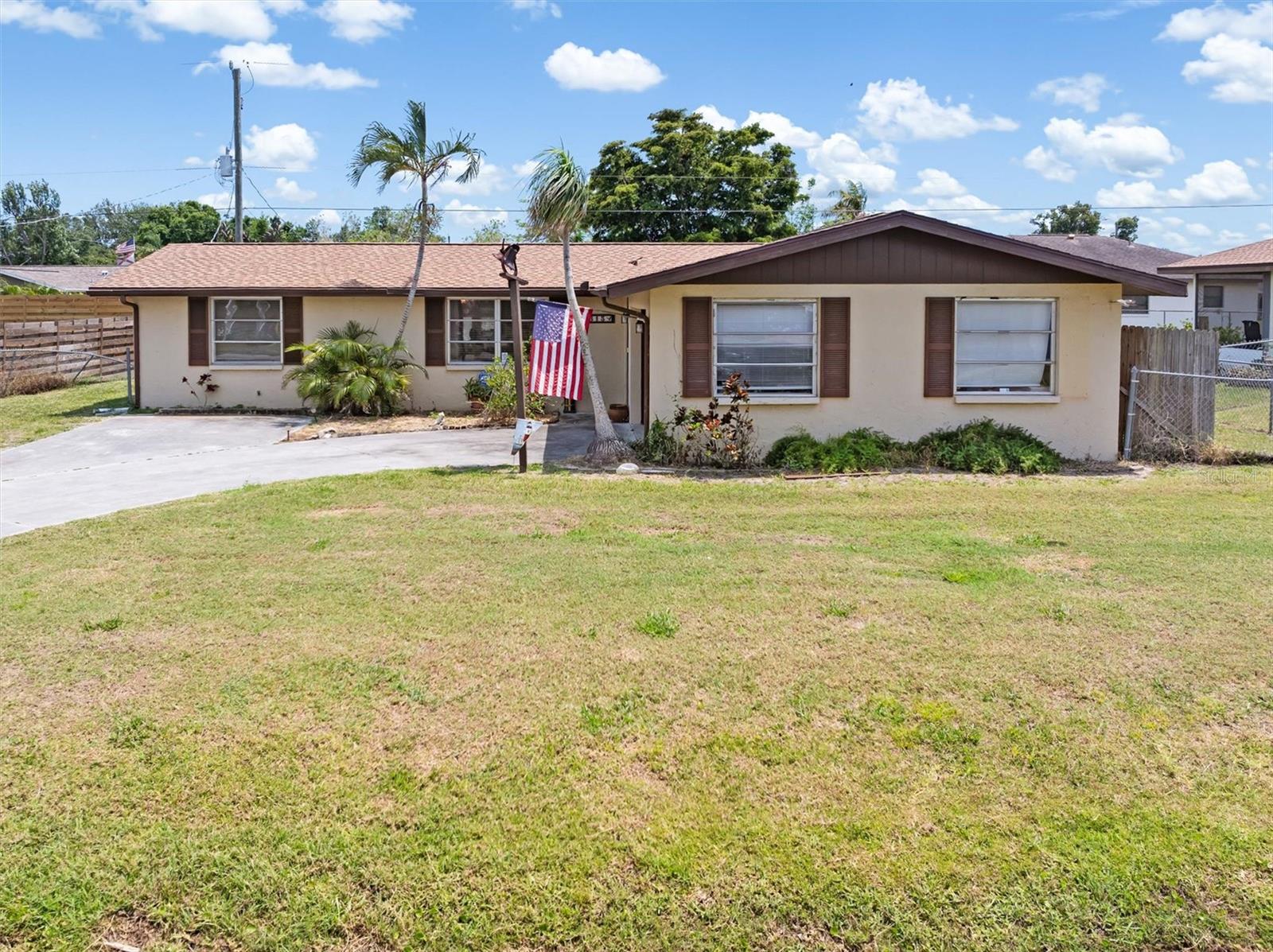 315 HOLLY RD