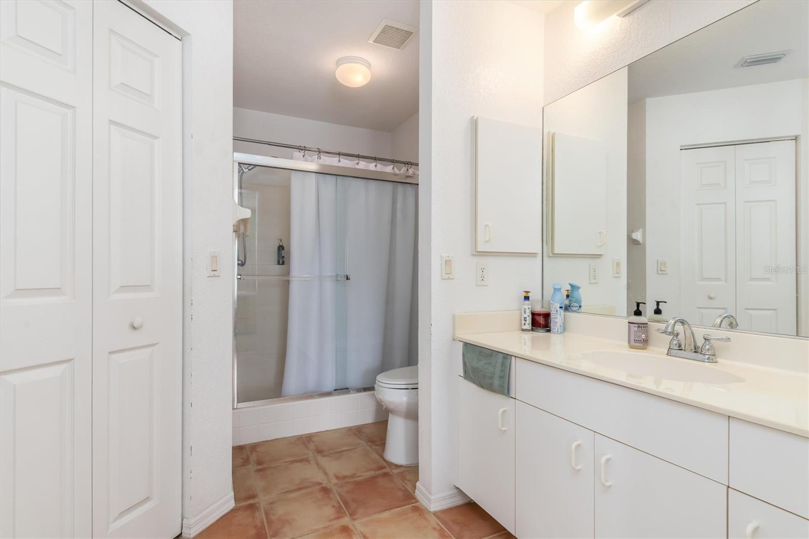 5725 GREENWOOD AVE #8203