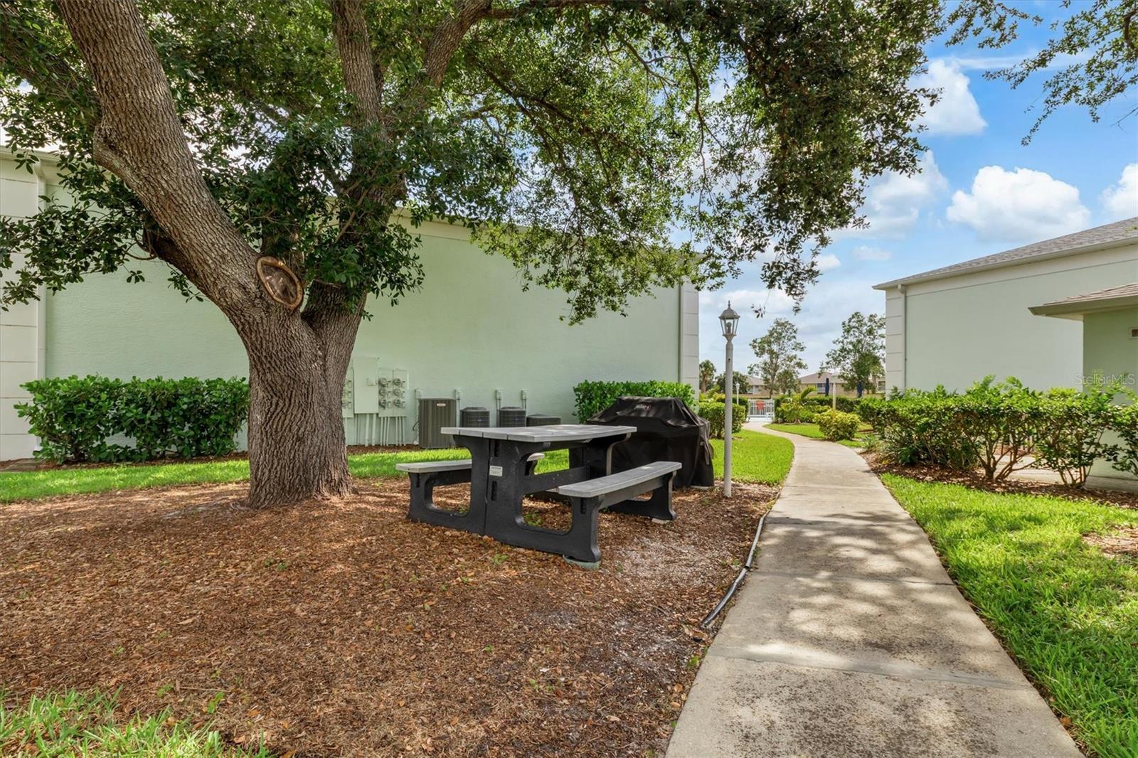 5725 GREENWOOD AVE #8203