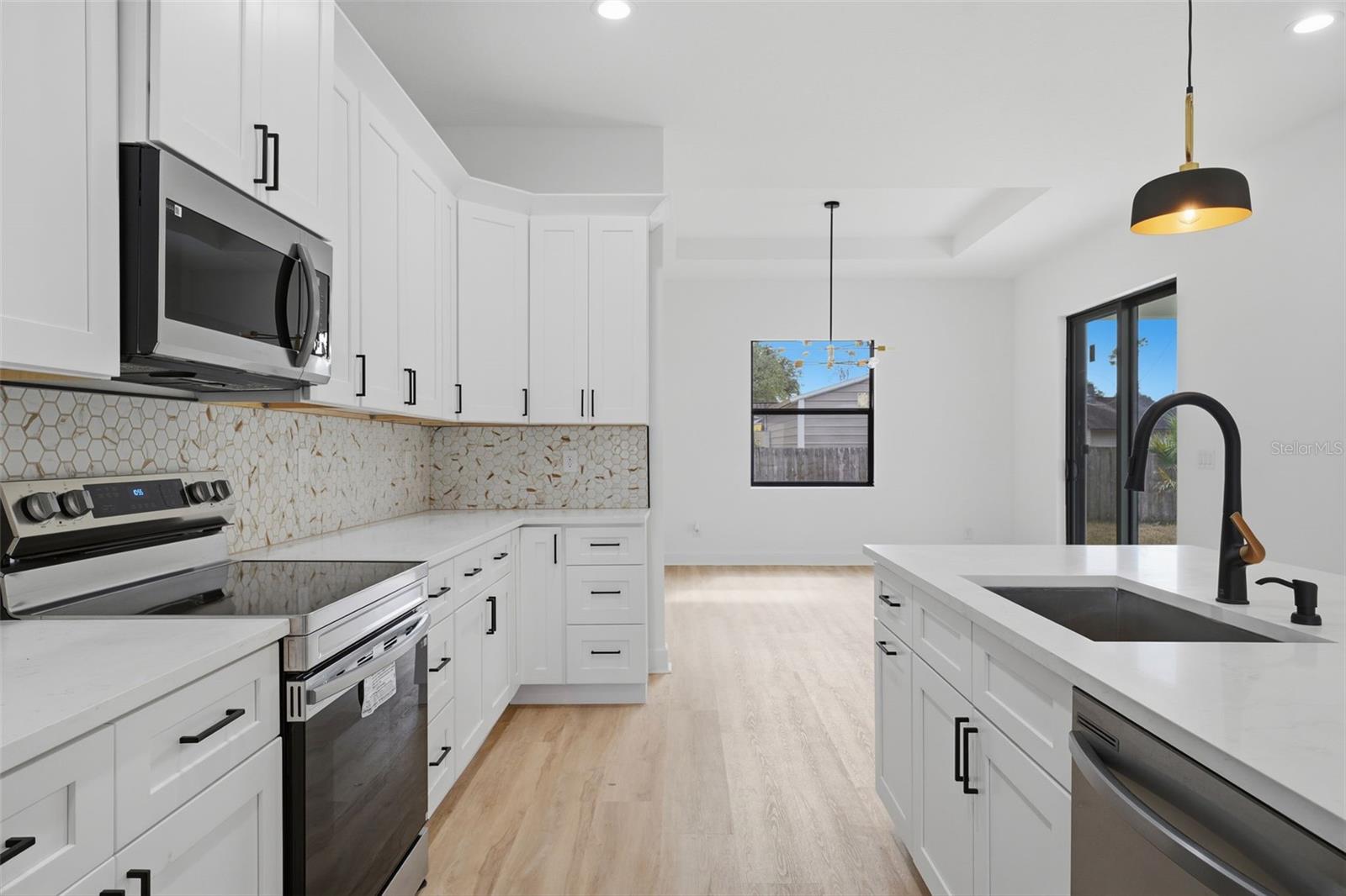 17049 HILLSBOROUGH BLVD