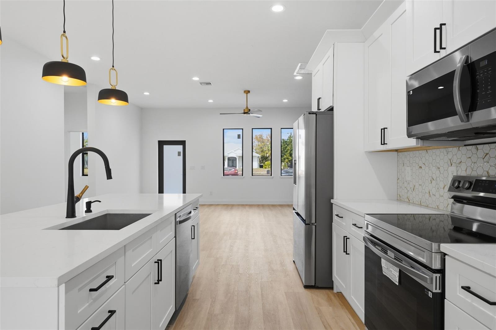 17049 HILLSBOROUGH BLVD