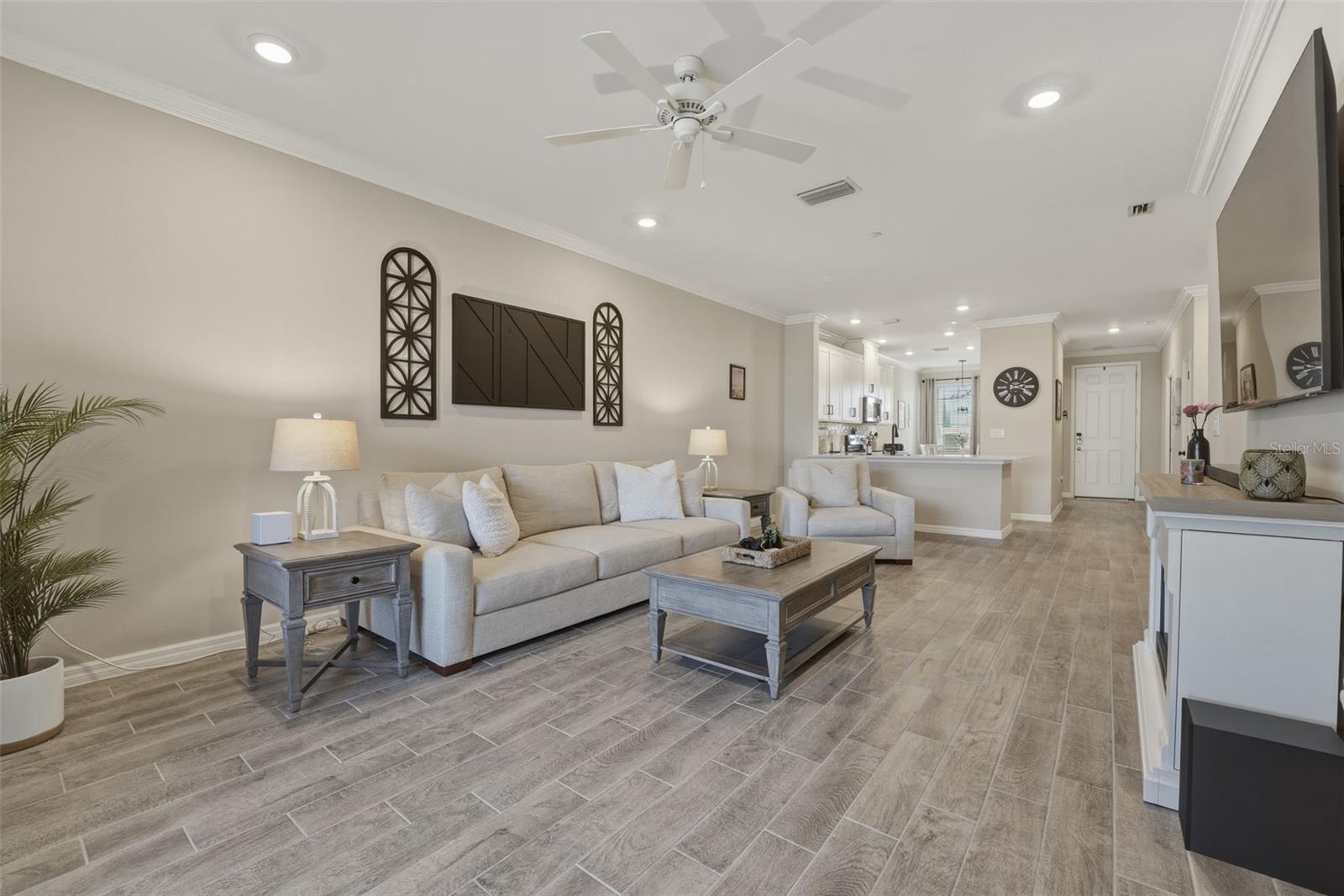 23377 COLLINA WAY #103