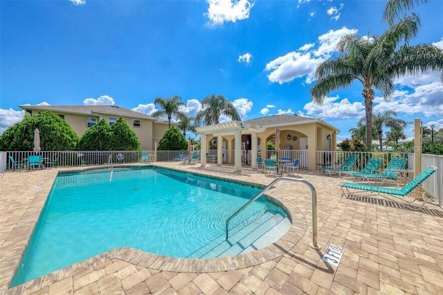 5800 SABAL TRACE DR #401