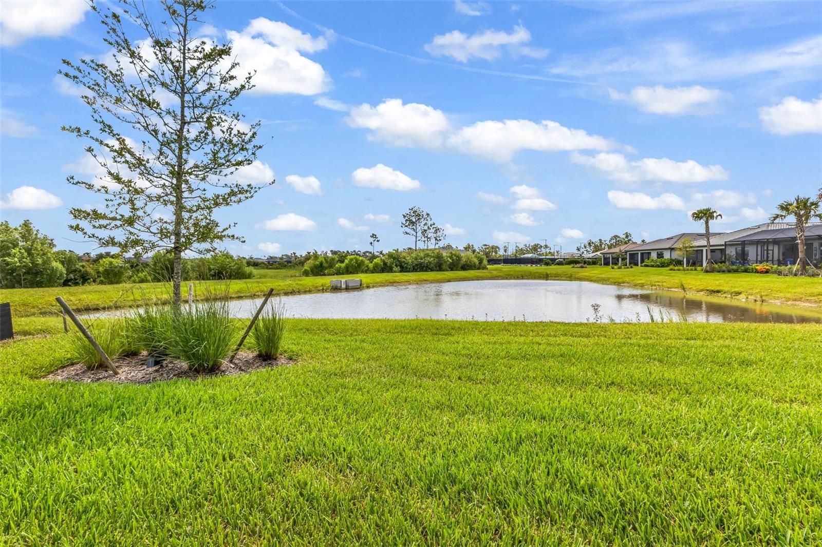 4400 LAKESIDE GROVE PL