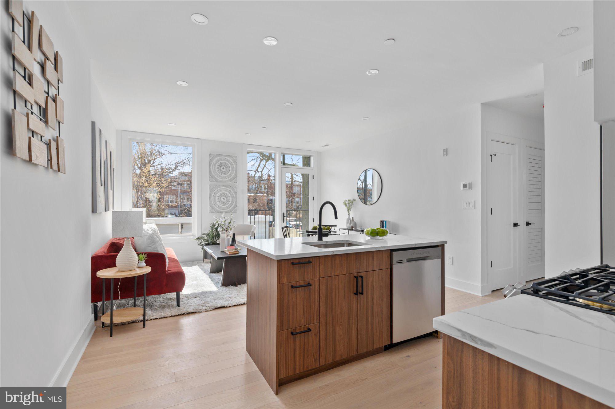 232 HAMILTON STREET NW 6