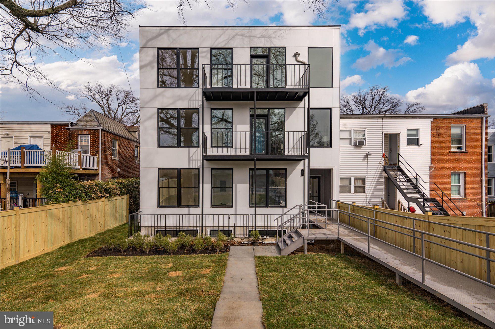 232 HAMILTON STREET NW 6