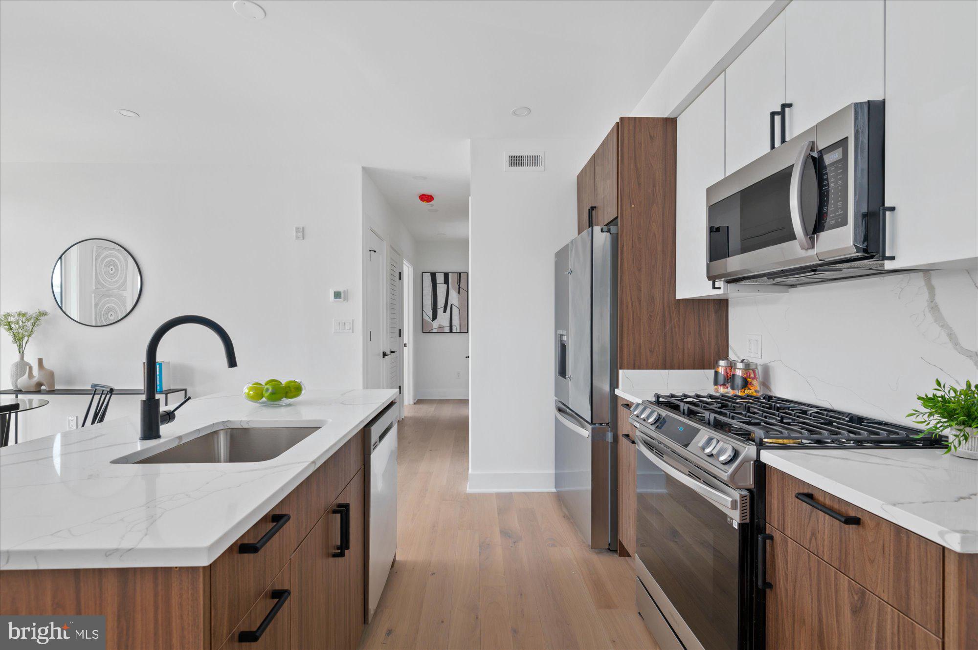 232 HAMILTON STREET NW 6