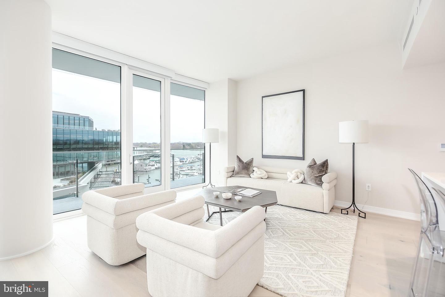 601 Wharf St SW #502