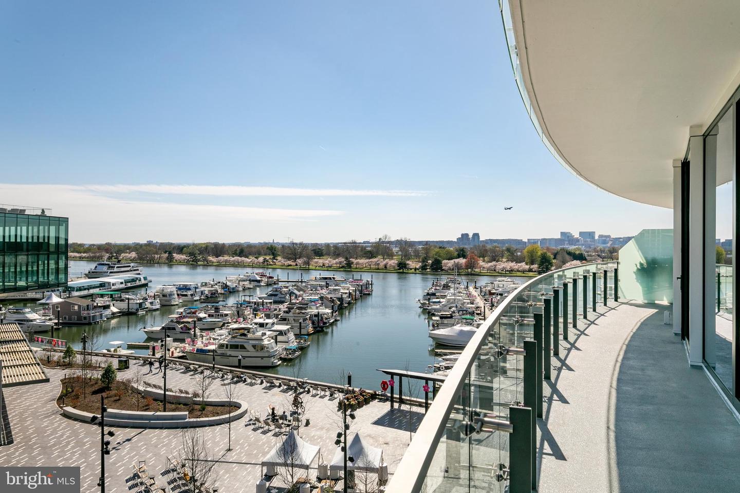 601 Wharf St SW #502