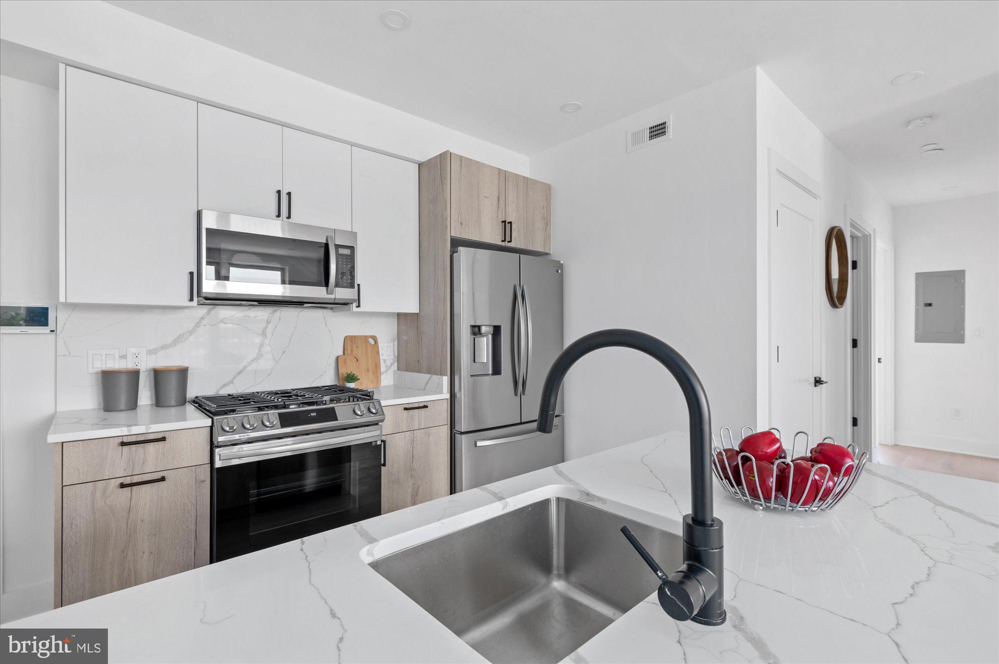 232 HAMILTON STREET NW 5