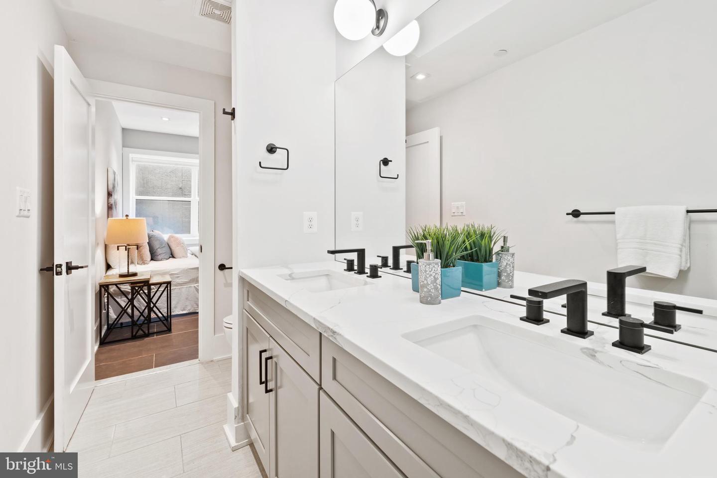 1944 Capitol Ave NE #1