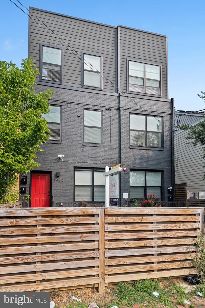 1944 Capitol Ave NE #1