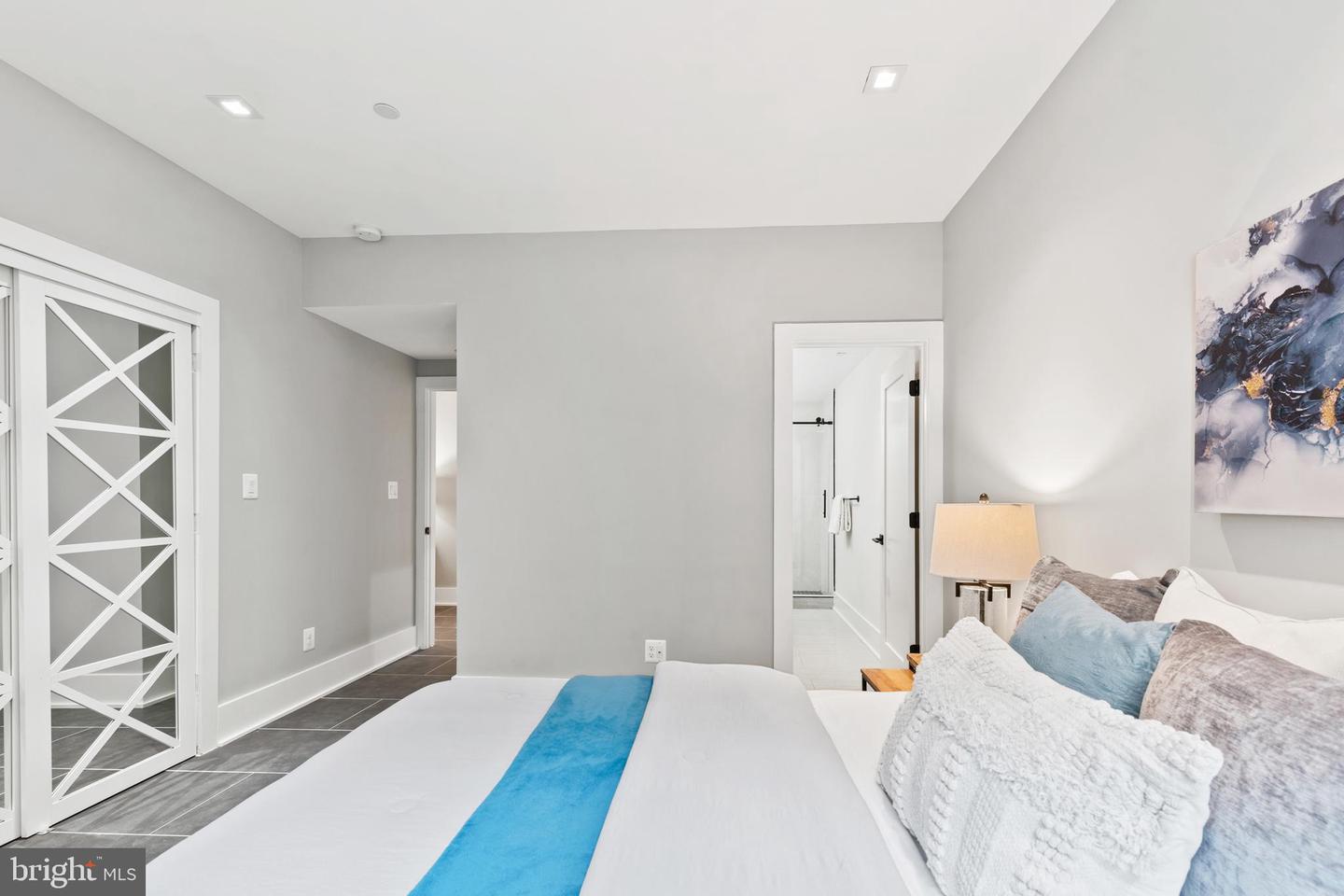 1944 Capitol Ave NE #1