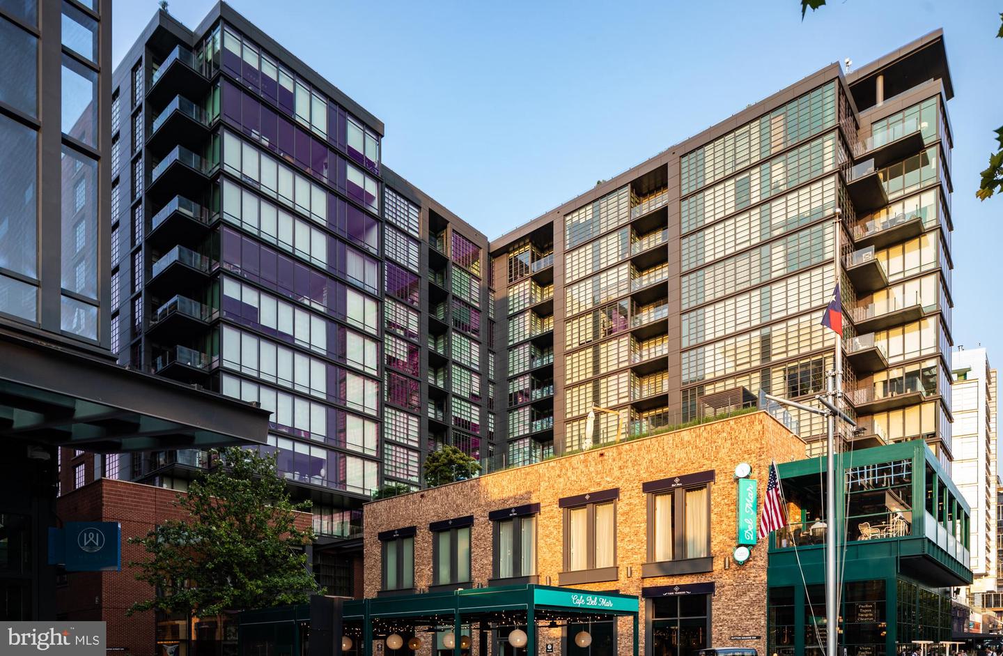 45 Sutton Sq SW #806
