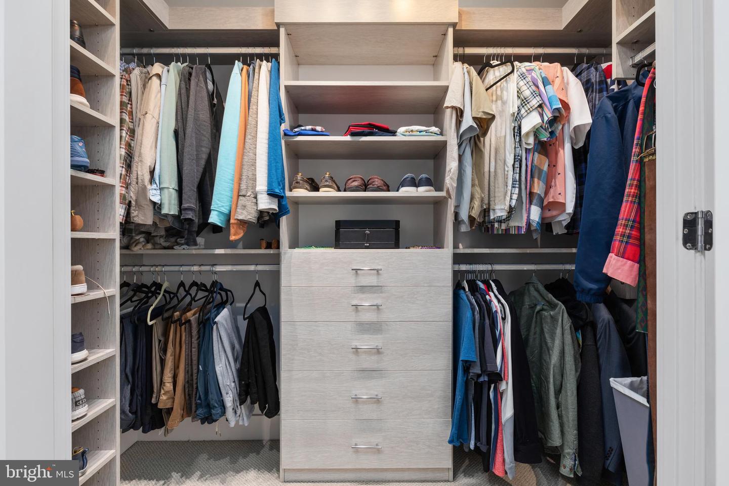 45 Sutton Sq SW #806