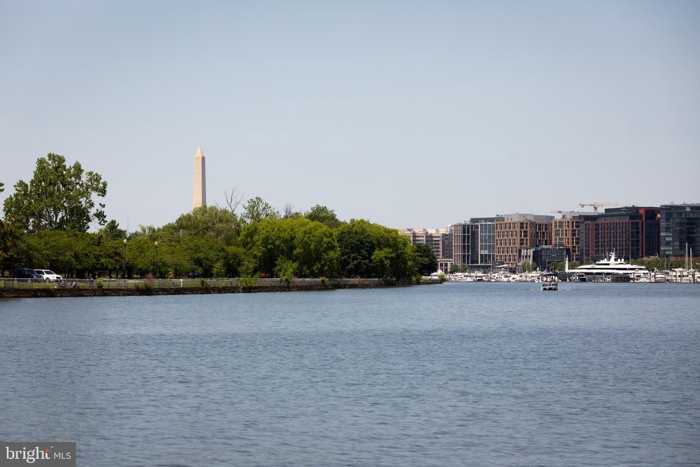 45 Sutton Sq SW #806