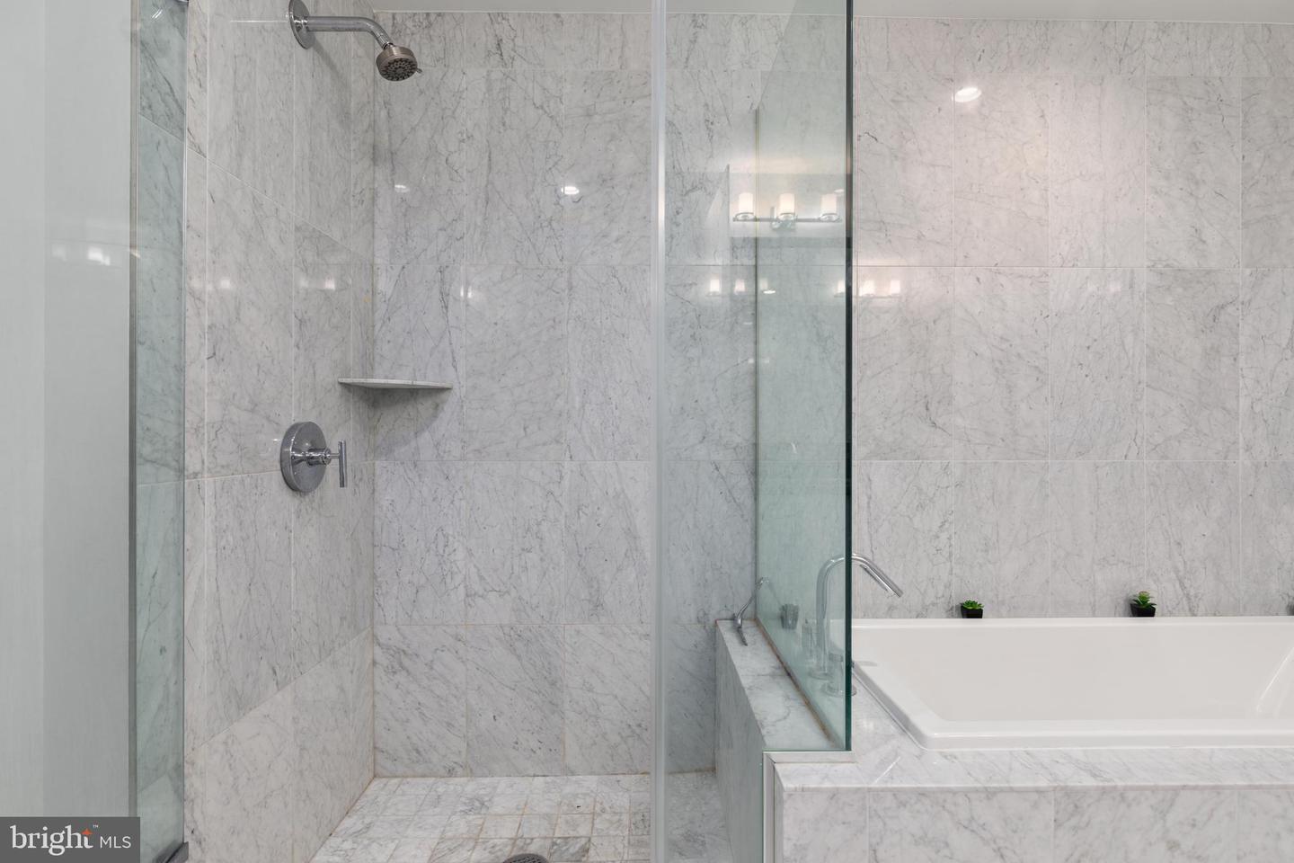 45 Sutton Sq SW #806