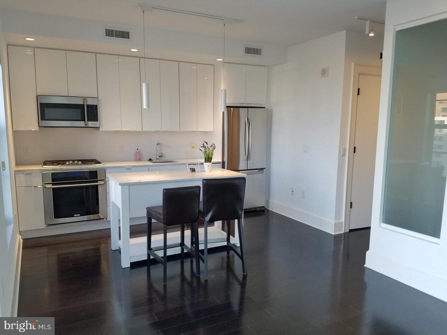 1011 M St NW #804