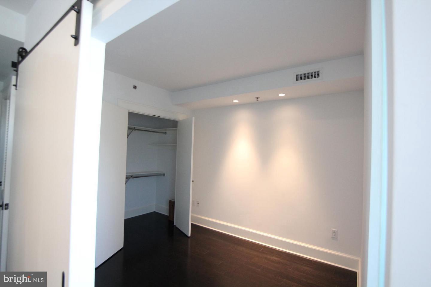 1011 M St NW #804
