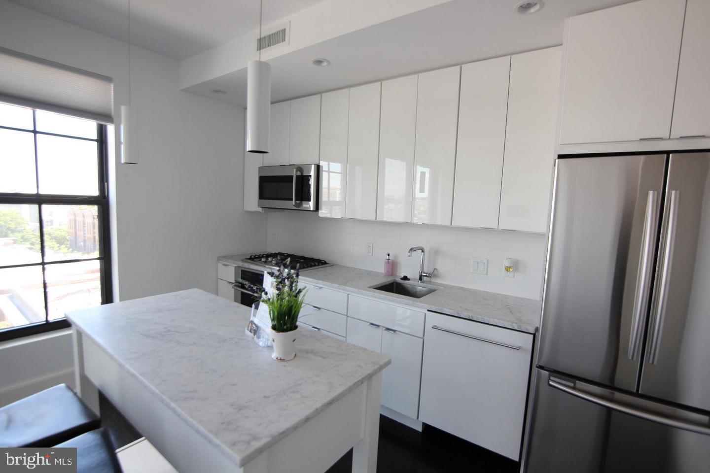 1011 M St NW #804