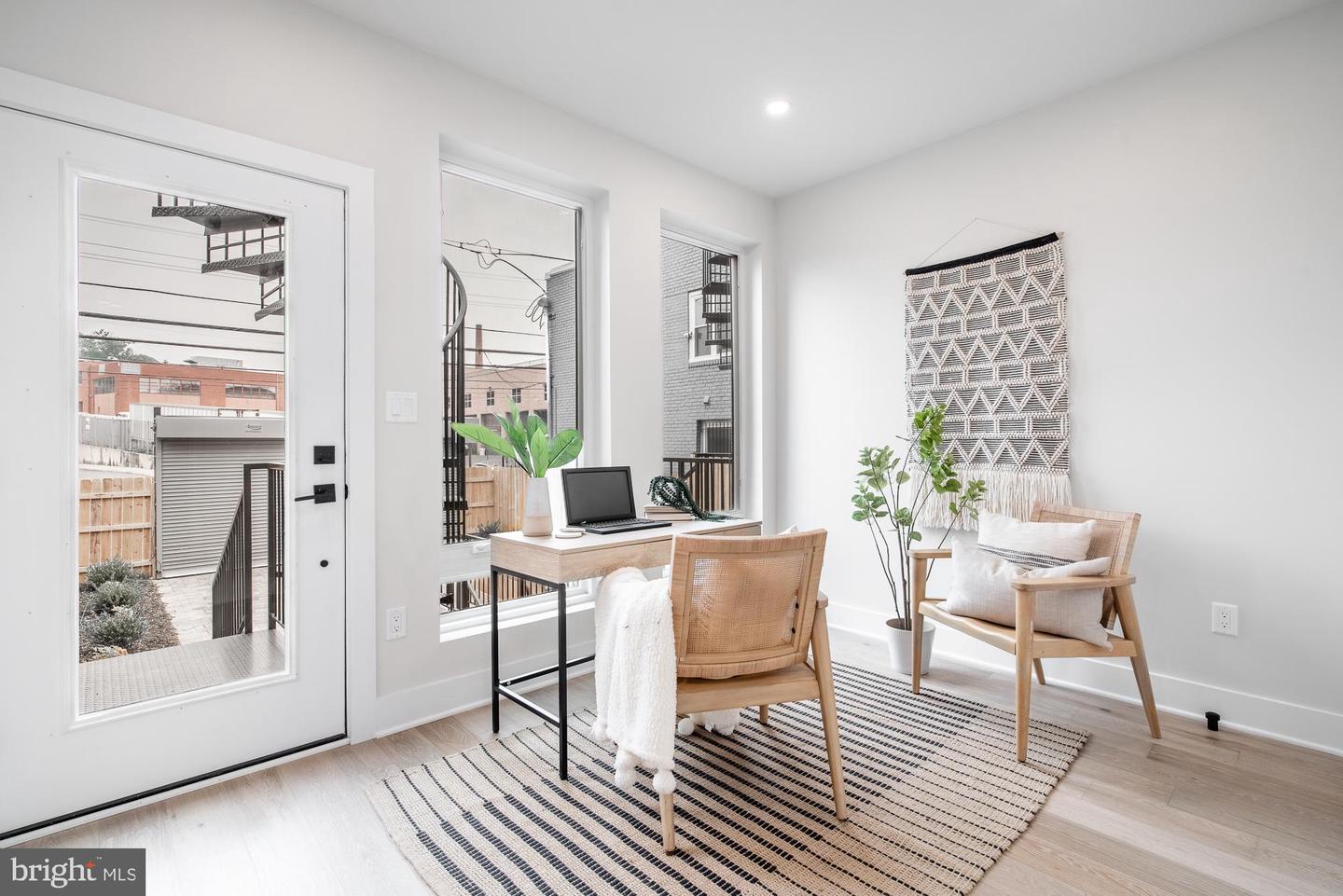 1923 Capitol Ave NE #1