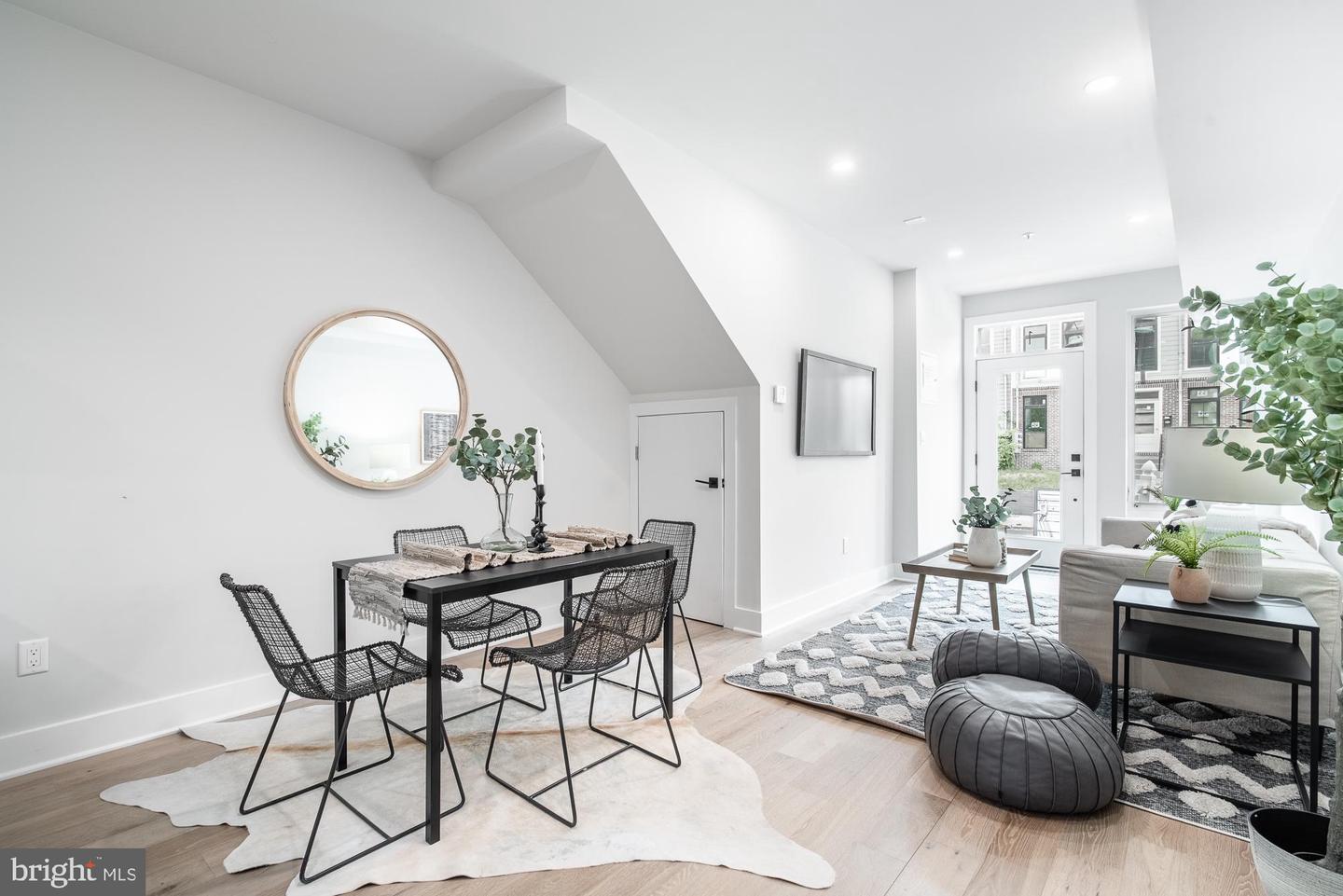 1923 Capitol Ave NE #1