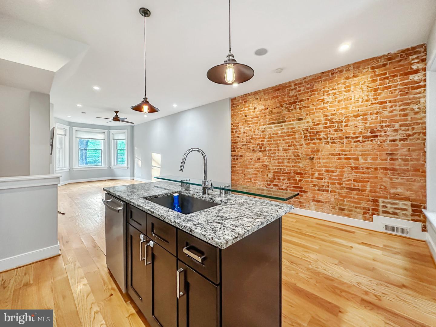 122 Bryant St NW #1