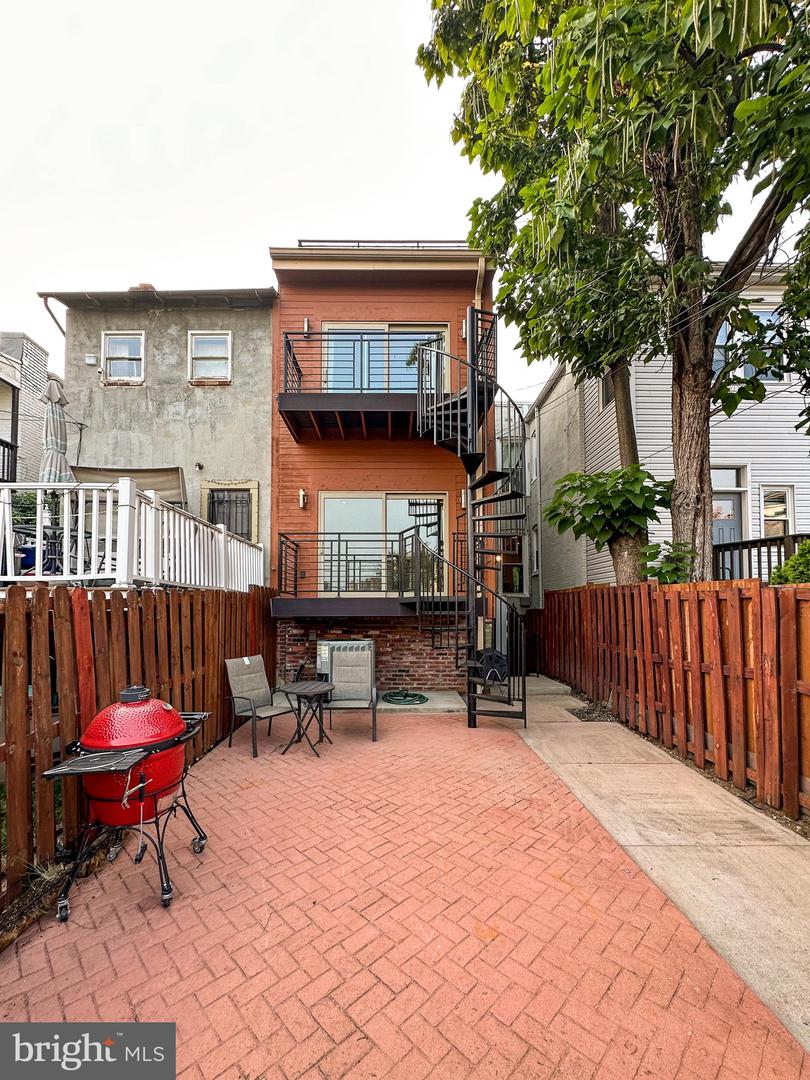 122 Bryant St NW #1