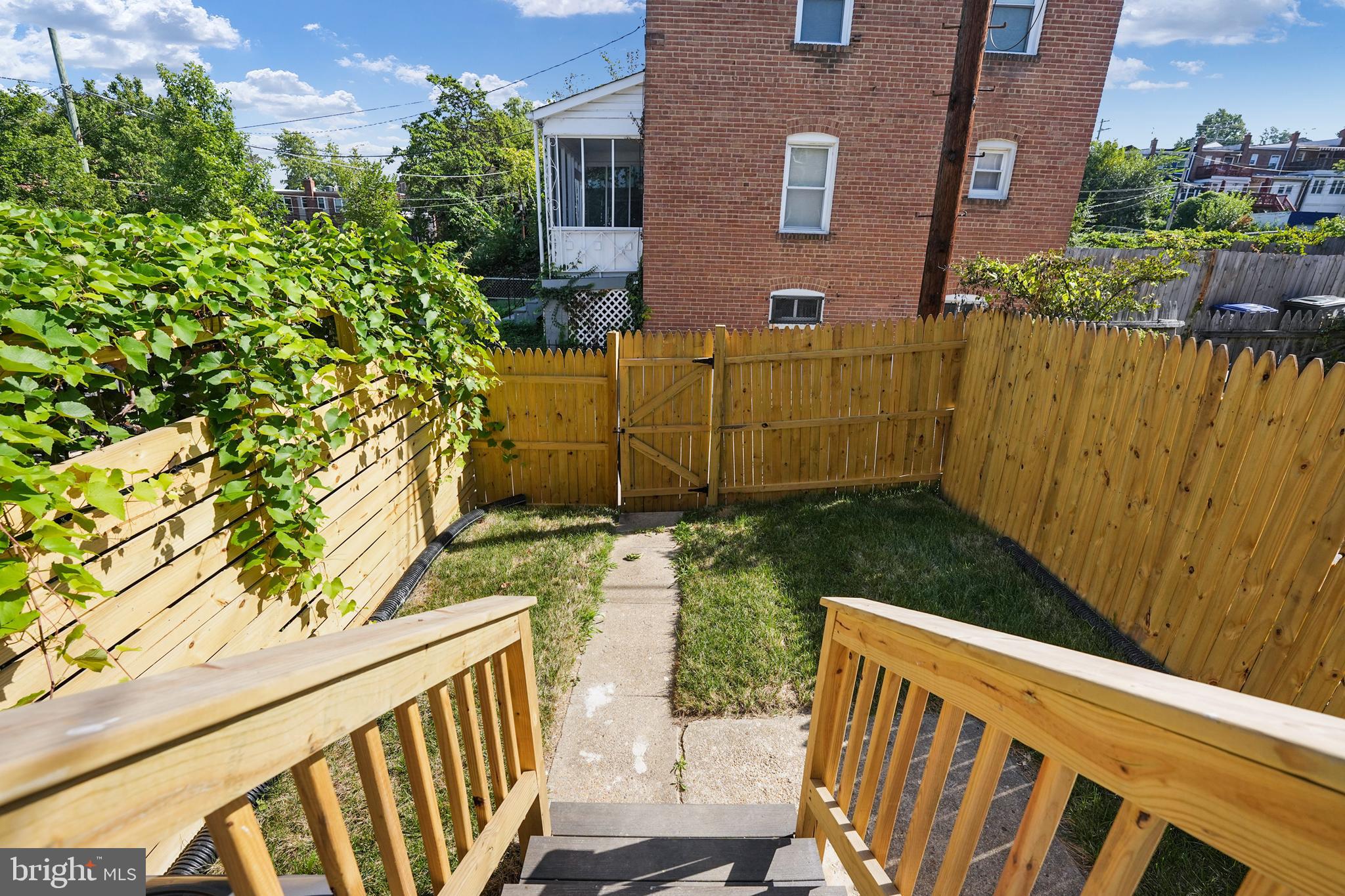 1438 Howard Rd SE