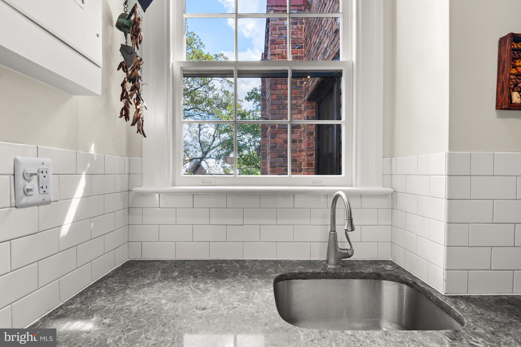 3031 Sedgwick St NW #502-E