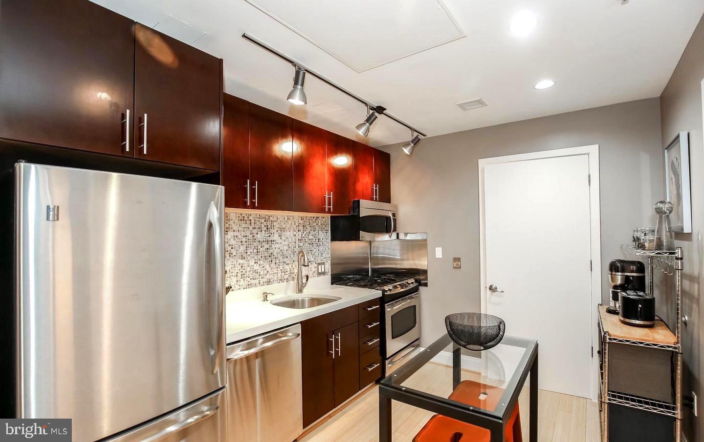 929 Florida Ave NW #4006